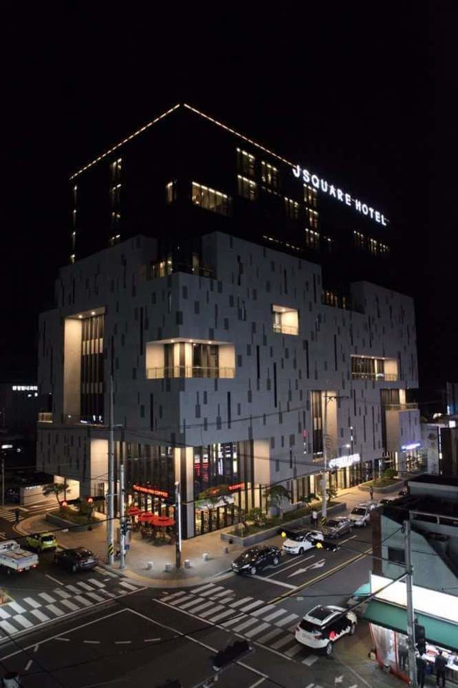 J Square Hotel And Wedding Jinju Exteriör bild