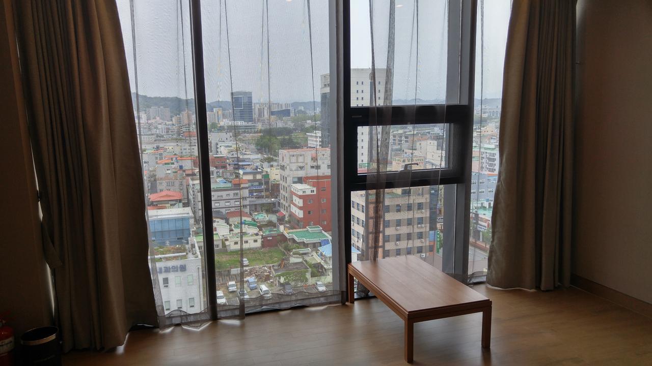 J Square Hotel And Wedding Jinju Exteriör bild