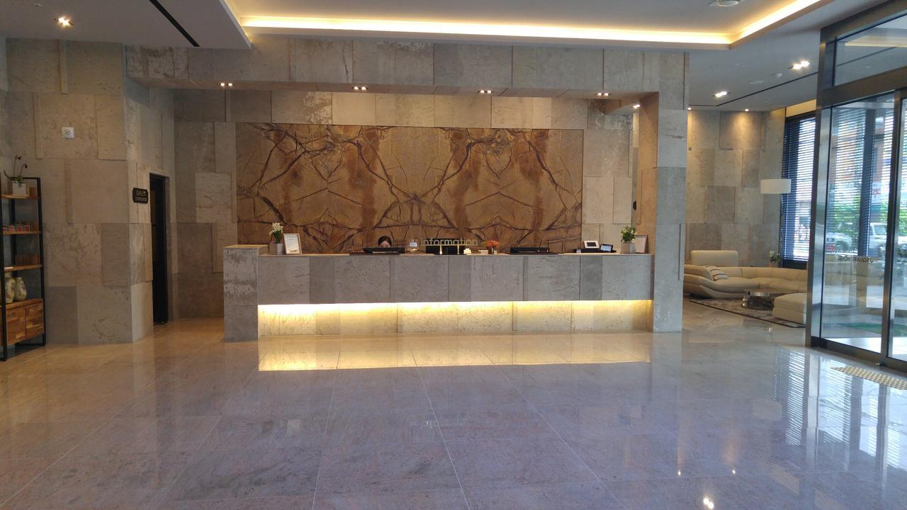J Square Hotel And Wedding Jinju Exteriör bild