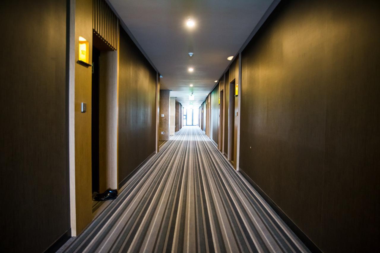 J Square Hotel And Wedding Jinju Exteriör bild