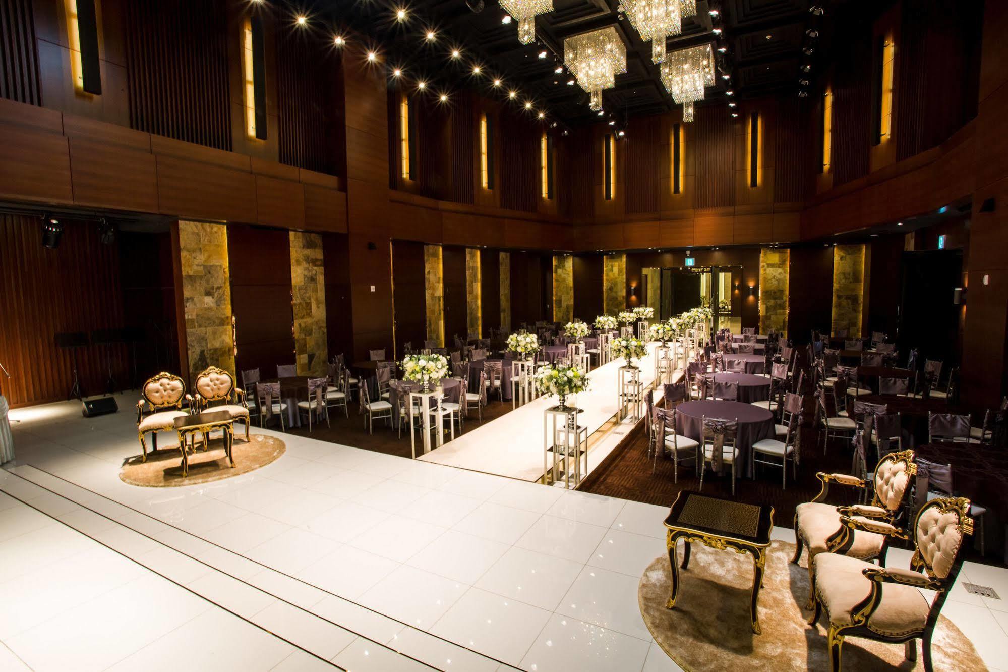 J Square Hotel And Wedding Jinju Exteriör bild
