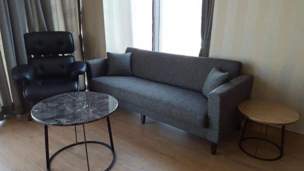 J Square Hotel And Wedding Jinju Exteriör bild